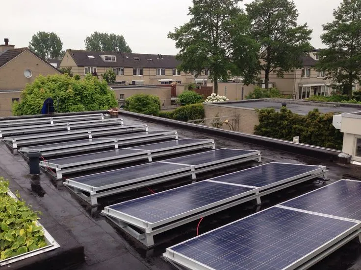Solar panel suitable for gardens and villas